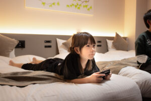 ベッドでくつろぎ